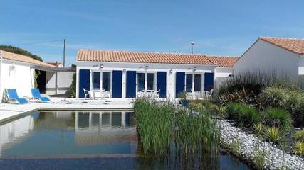 Location de vacances pour 3 personnes, avec piscine et vue ainsi que jardin et bassin pour enfant à Saint-Pierre-d'Oléron