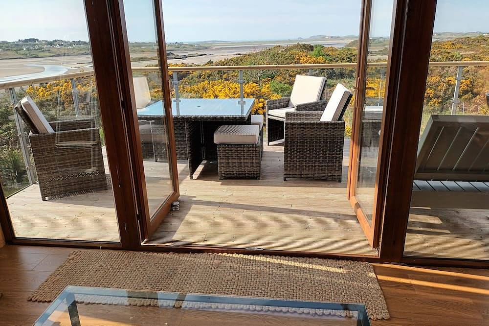 Log Cabin for 8 People in Glenties, County Donegal