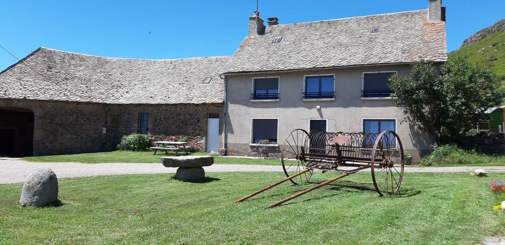 Gîte pour 6 personnes, avec jardin à Trélans