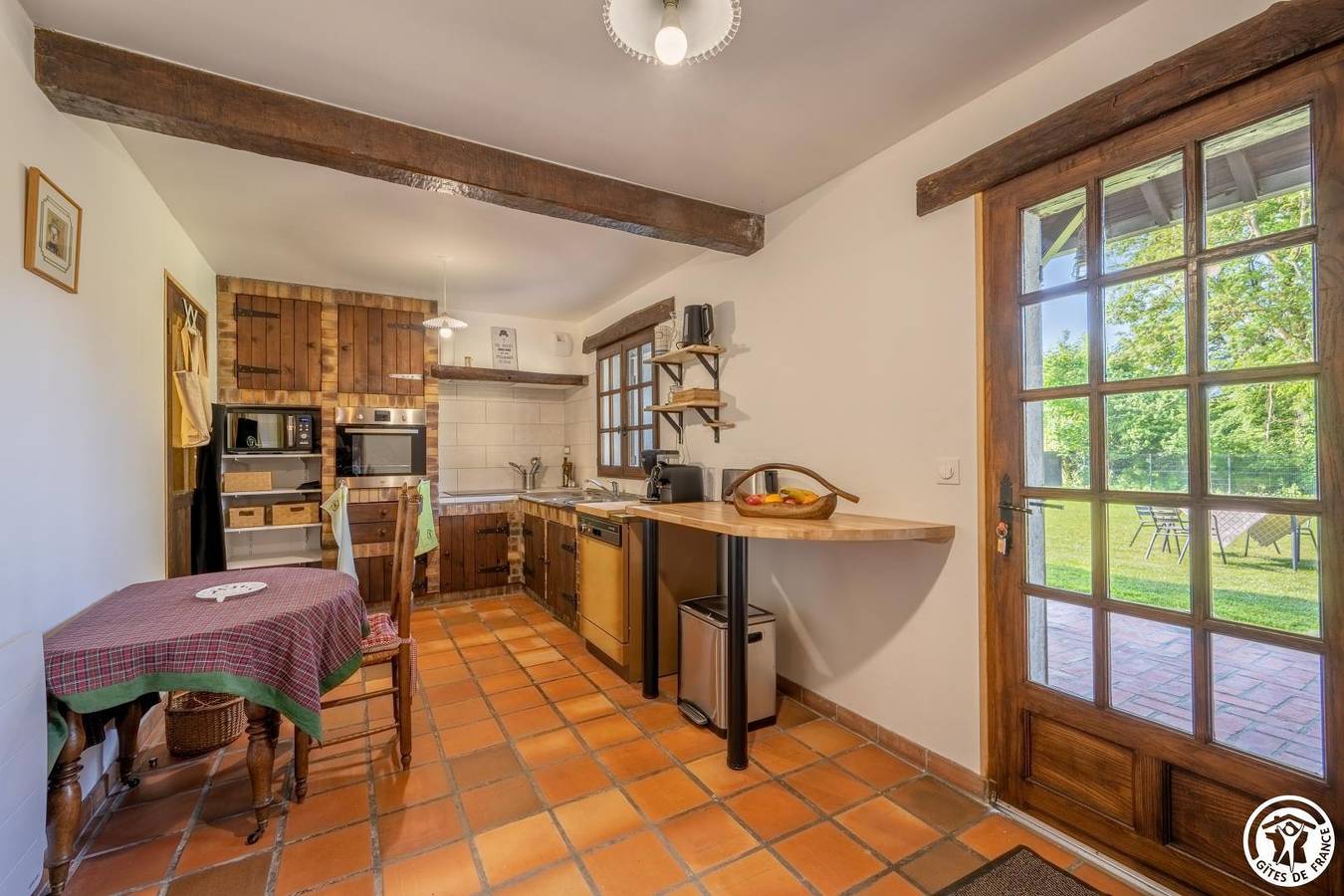 Gîte de charme avec parking, TV, jardin et Internet - 300m de Froissy in Froissy, Oise