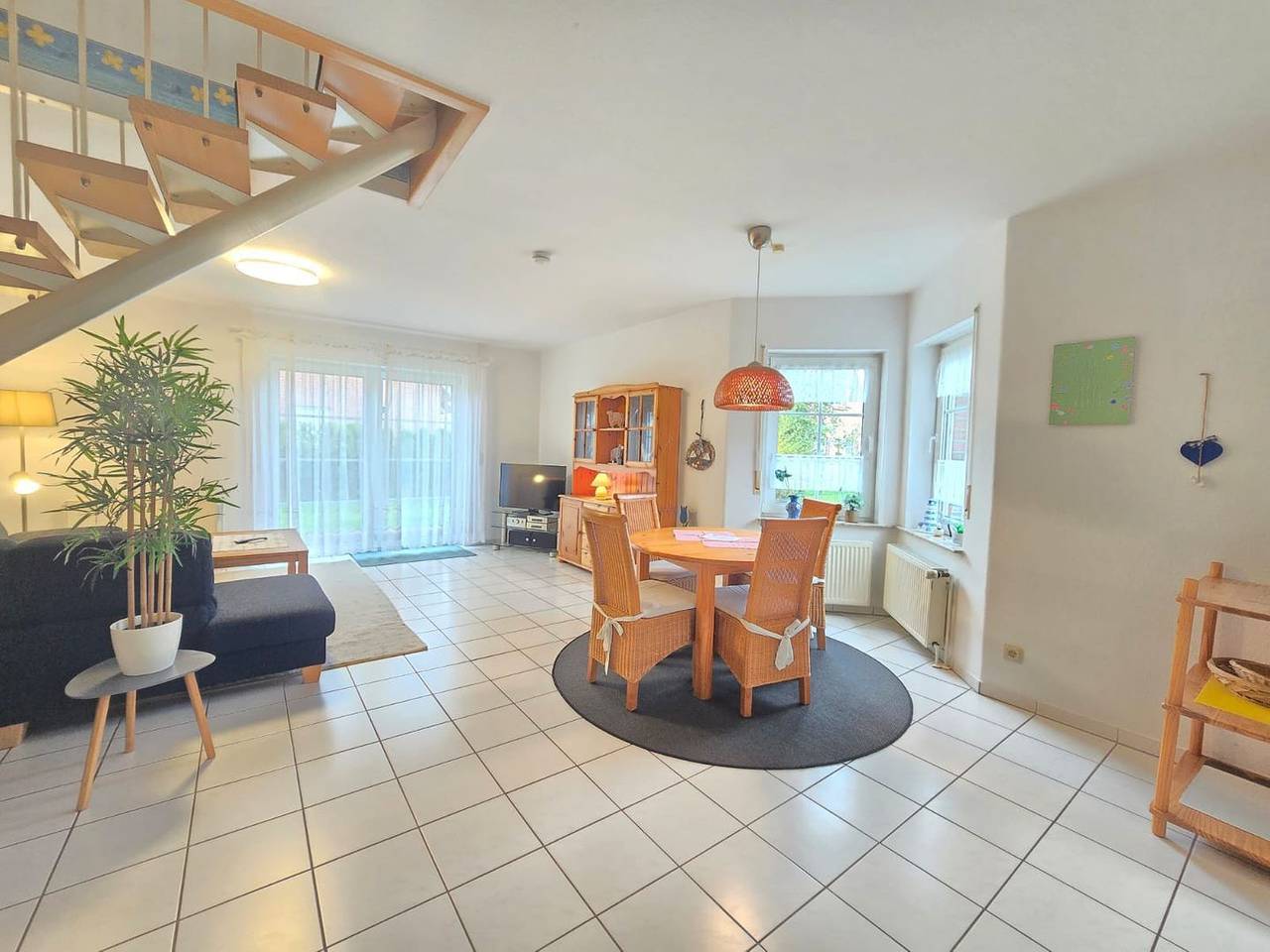 Ferienhaus Meertraum in Neßmersiel modern mit schönem eingezäunten Garten in Neßmersiel, Dornum