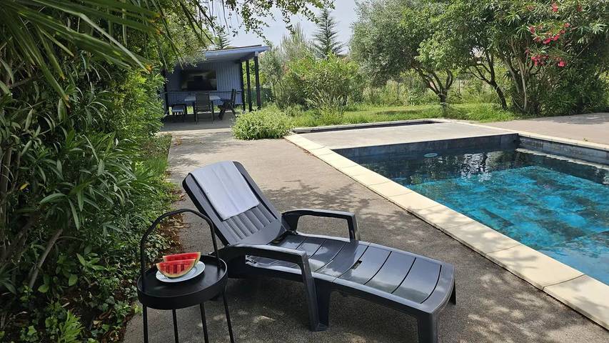Location de vacances pour 9 personnes, avec piscine et terrasse à Oupia - 2
