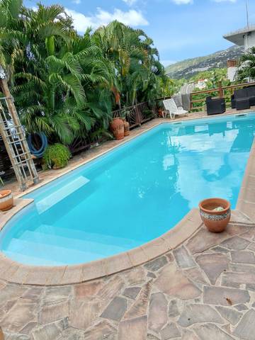 Gîte pour 4 personnes, avec piscine et terrasse à Schœlcher