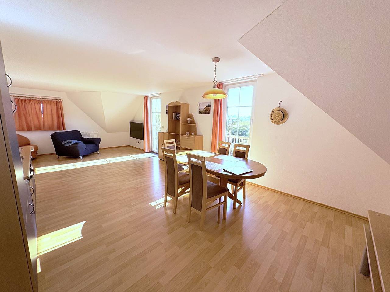 Ganze Wohnung, Ihr Urlaub auf Rügen: Ferienwohnung mit 2 Schlafzimmern, Wlan & Pkw-Stellplatz in Alt Reddevitz, Mönchgut