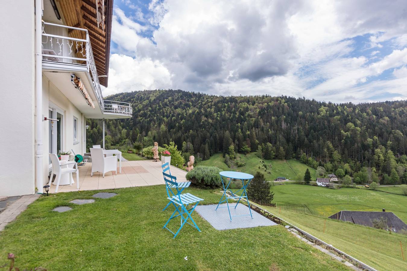 Ganze Wohnung, Ferienwohnung 'Haus Oehlberg' mit Panoramablick, privater Terrasse und Wlan in Todtmoos, Südschwarzwald