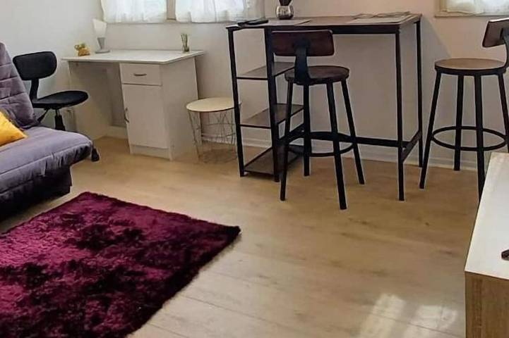 Ganze Wohnung, Le Zen -studio Tout Équipé- Wifi Fibre-centre Ville in Tarbes, Hautes-Pyrénées