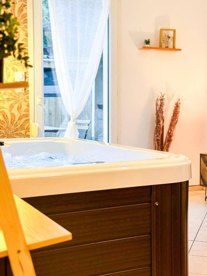 Gîte pour 2 personnes, avec jacuzzi et jardin à Guingamp - 4