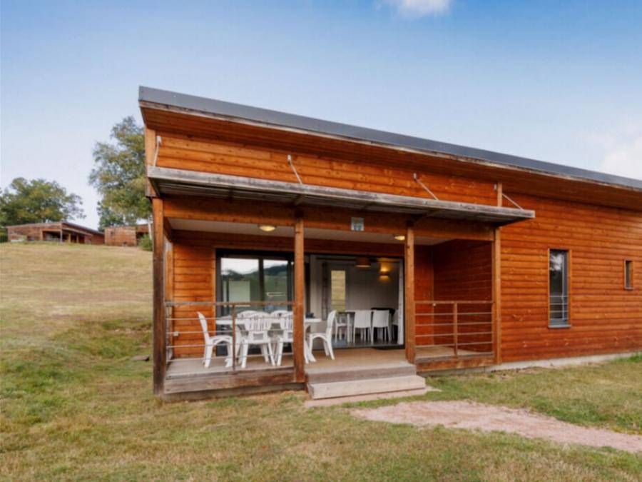 Village Vacances Bel-Air Village Les Demeures du Lac - Mobile home 4 persons - Cottage Premium 2ch 4 people Arrived Sunday in Saint-Rémy-sur-Durolle, Livradois-Forez Regional Nature Park