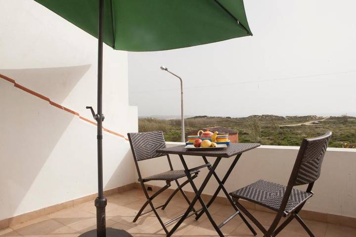 Casa de férias para 7 pessoas, com varanda e vista em Vila Nova de Milfontes