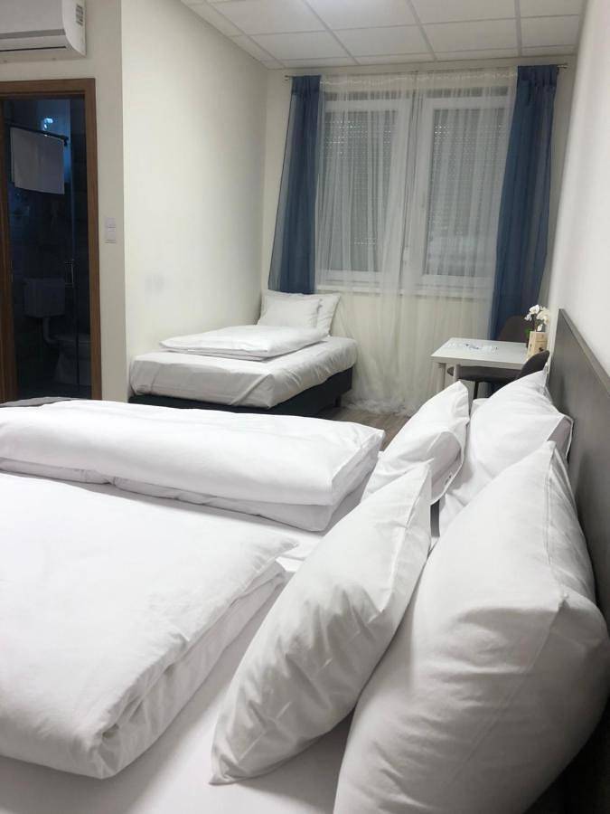 Chambre d’hôte pour 3 personnes, avec vue et jardin à Vecsés - 2