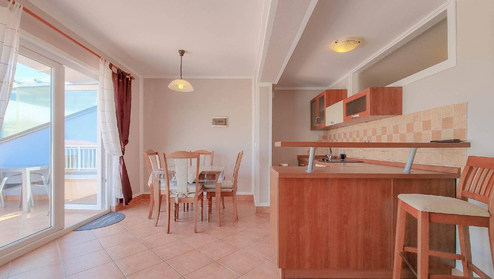 Apartamento vacacional entero, Apartment 50m from the sea for 2-3 pers. in Crveni Vrh, Region de Umag