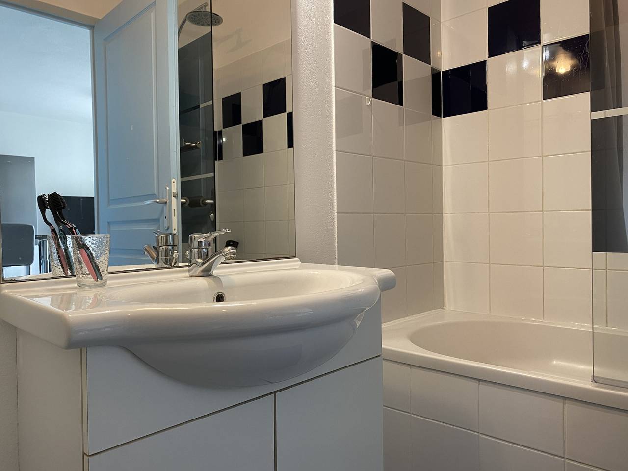 Ganze Wohnung, 3-Sterne-Apartment mit Klimaanlage und Parkplatz in Strandnähe in Sete, Mittelmeerküste (Frankreich)