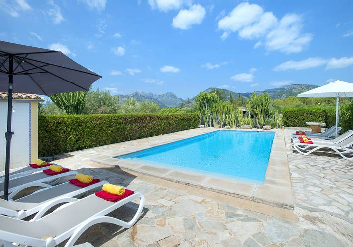 Villa Alqueria Alt - Fantastic Views in Campanet, Majorca Center