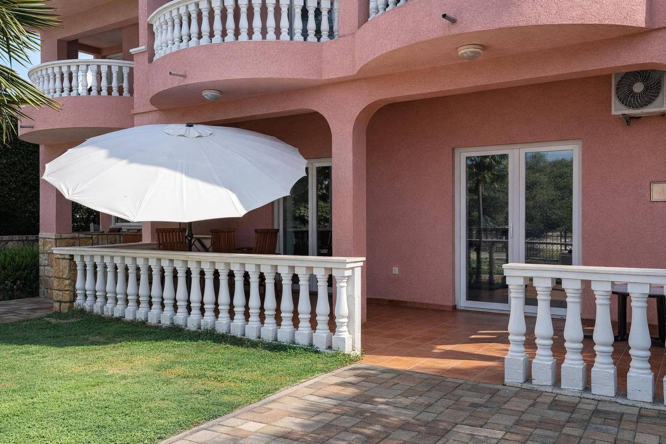 Ganze Wohnung, Pool Apt 4 - Novi Vinodolski (Ground) in Novi Vinodolski, Primorje-Gorski Kotar