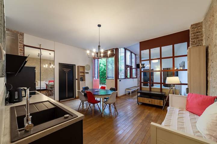 Gîte pour 5 personnes, avec Jacuzzi ainsi que Terrasse et Jardin