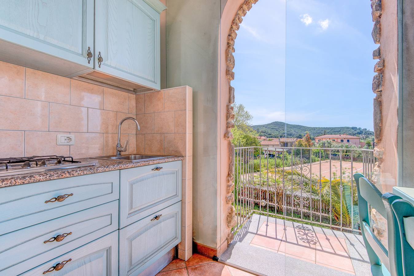 Hel studio-lejlighed, Studio Apartment 'Monolocale Castle' with Shared Pool, Wi-Fi and Air Conditioning in Campo nell'Elba, Elba