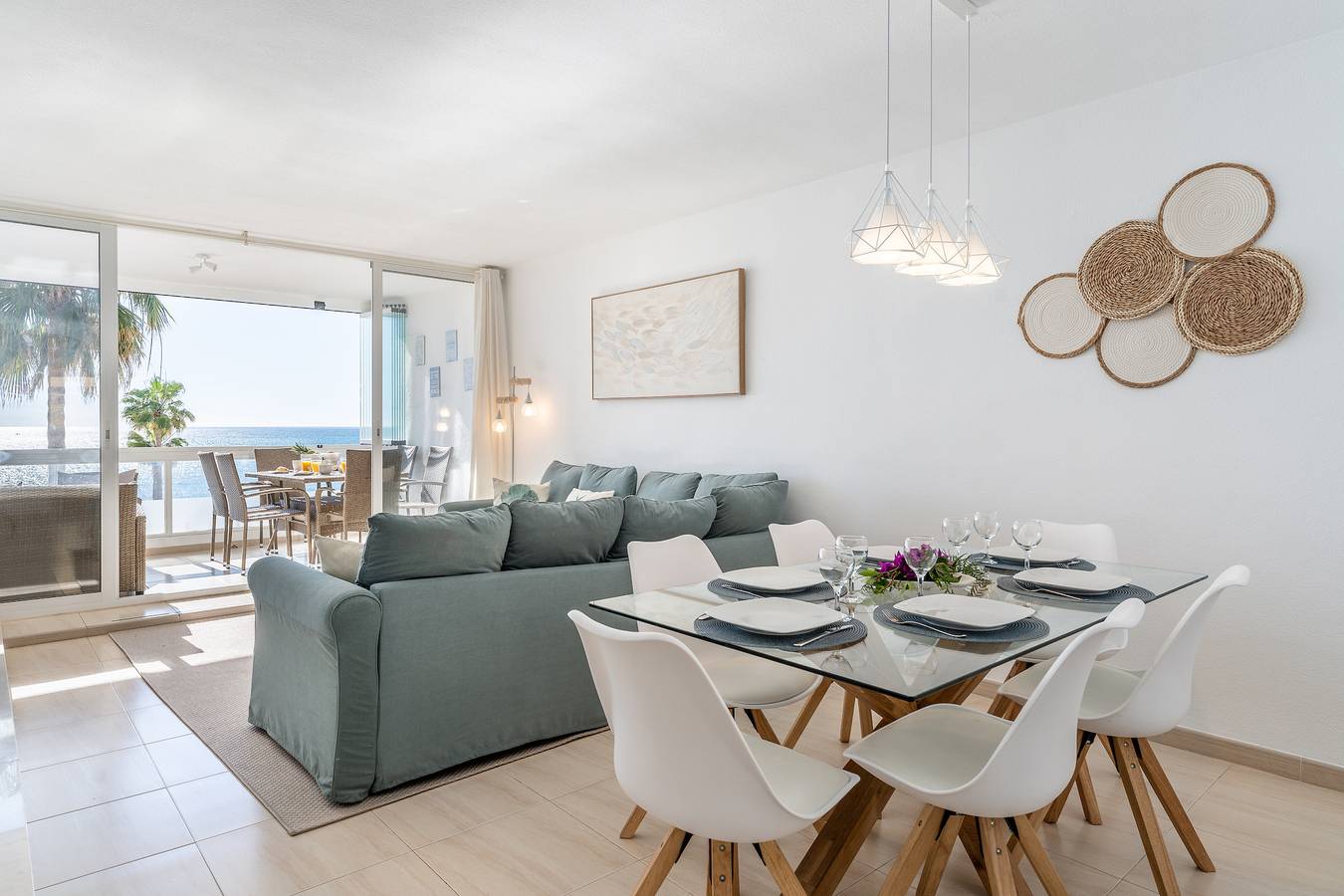 Apartamento entero, En la playa - Vistas al mar - Dona Lola Beach Resort - Marbella - Mijas in Urbanizacion Calahonda, Mijas