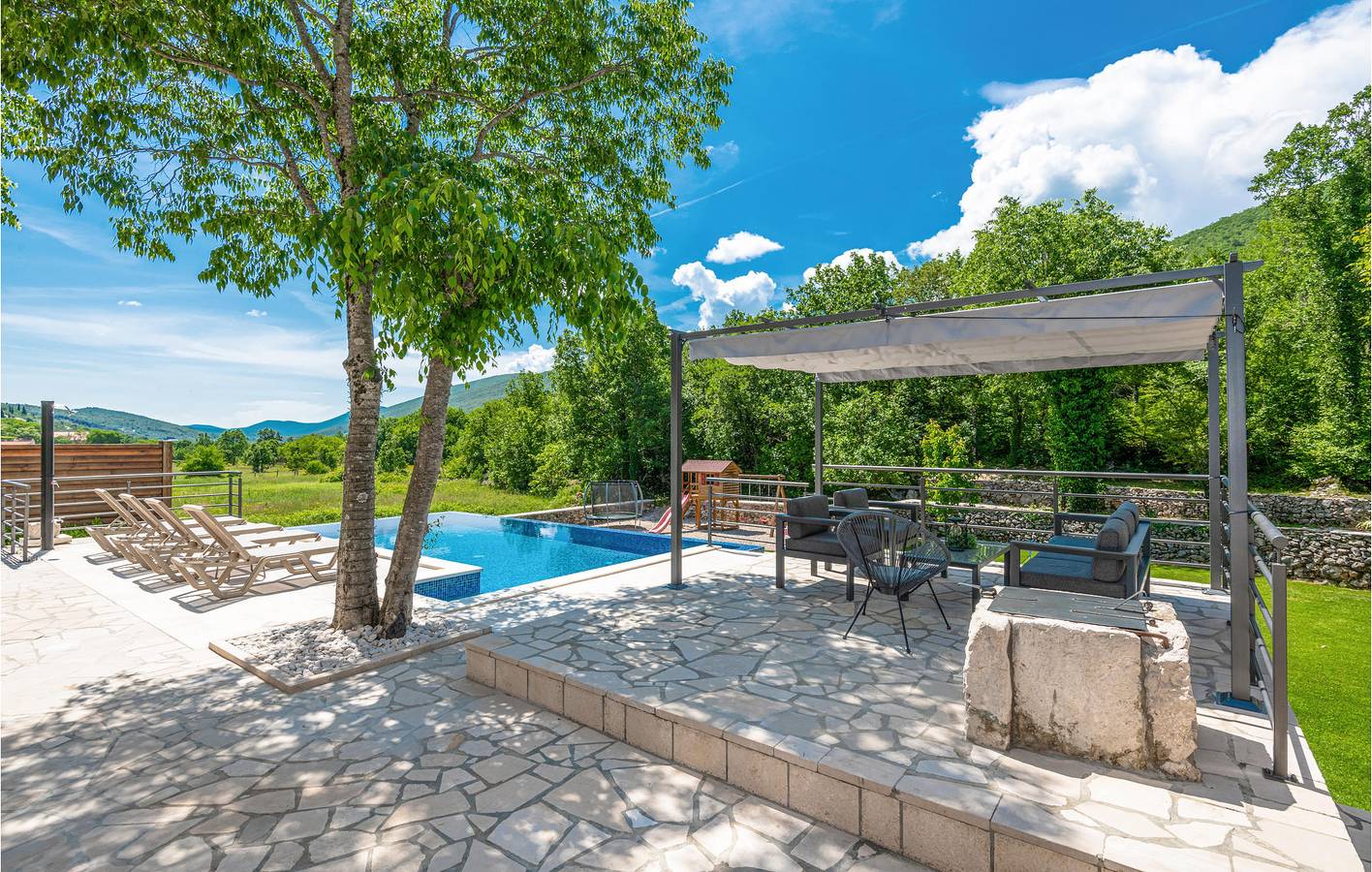 Reizende 61 m² große Wohnung mit Pool, WLAN, Parkplatz und Küche in Imotski, Makarska Riviera