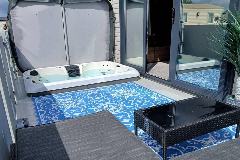 Static Caravan for 4 People in Ingoldmells, Lincolnshire