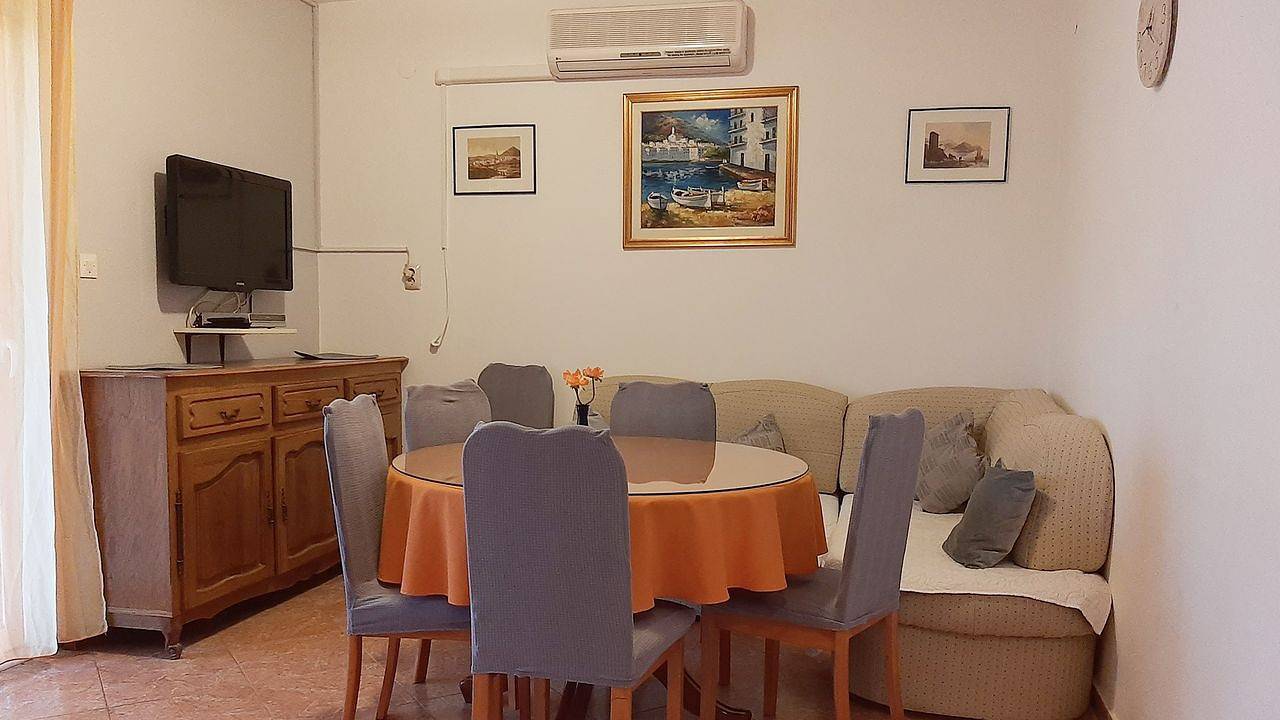 Ganze Ferienwohnung, Ferienwohnung für 6 Personen (57 m²) in Mirca in Mirca, Supetar