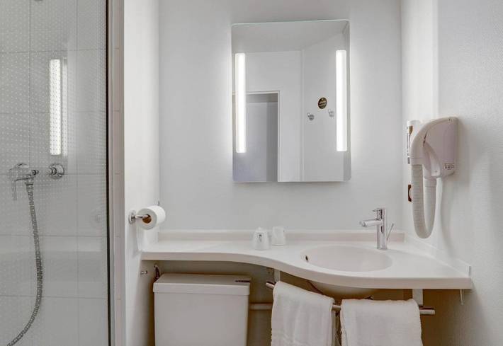 Hôtel pour 2 personnes, animaux acceptés à Montluçon - 3