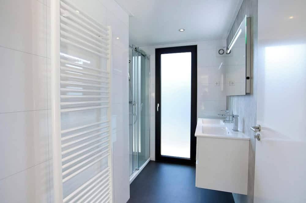 Chalet mit 2 Schlafzimmern und einer Terrasse in IJssel