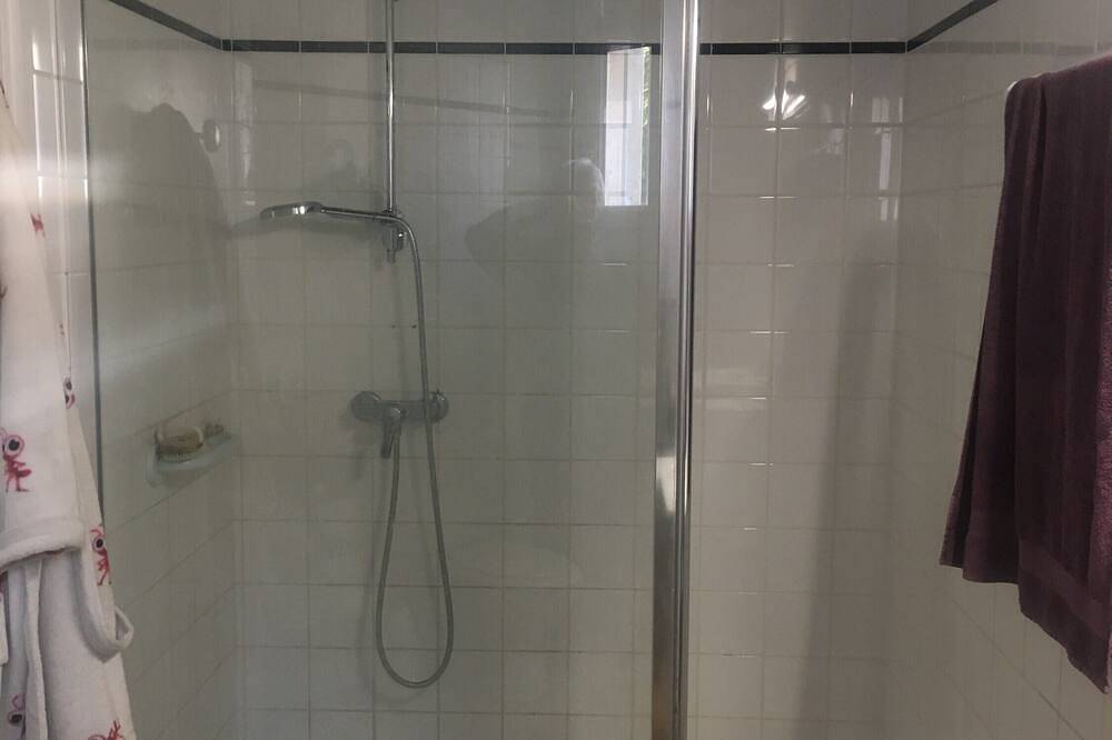 Casa de vacaciones «La Bleuette» con terraza, jardín privado y Wi-Fi in La Brée-les-Bains, Côte de Beauté