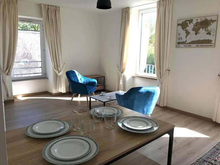 Gîte pour 4 personnes, avec jardin ainsi que vue et piscine dans Place Du Puits Rochefort En Terre - 2