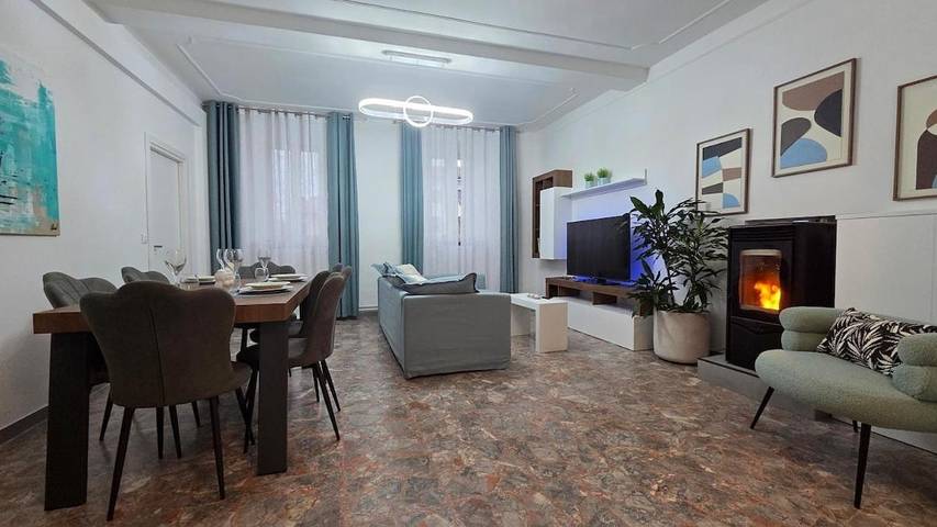 Gîte pour 8 personnes, avec vue, animaux acceptés à Poggio Mirteto