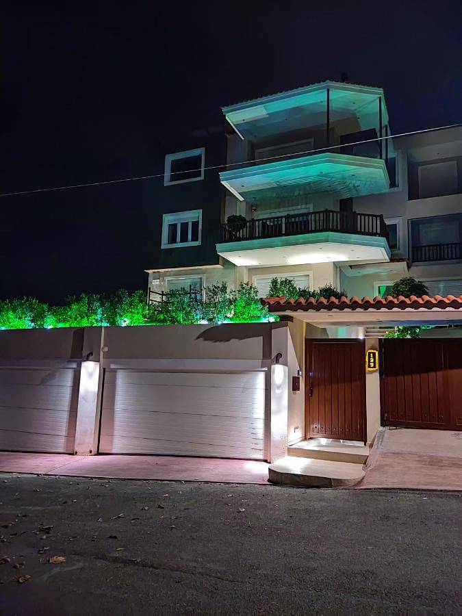 Ferienwohnung für 4 Personen, mit Balkon und Terrasse sowie Garten und Ausblick