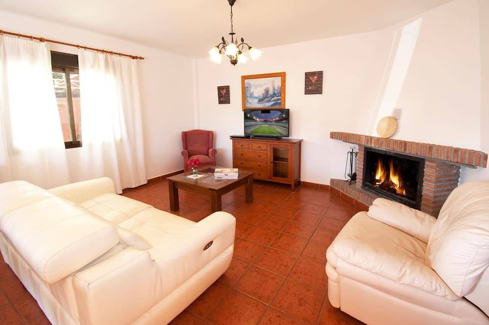 Villa Torcal 1, 8 Pers., beheizter Pool, Wifi, Grill, aircon, herrliche Aussicht in Comares, Málaga Provinz