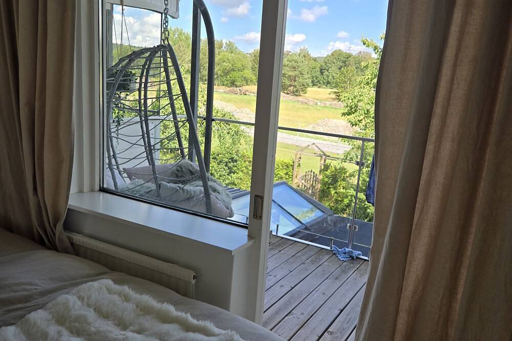 Stunning 6 room house in Stockholm with a botanical garden and lakeview in Botkyrka, Schwedische Ostsee