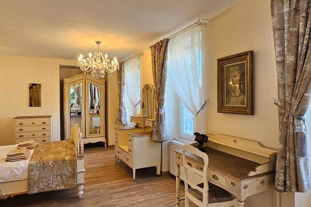 Appartement entier, The Pastoral Suite at La Maison Chaleureuse in Ribérac, Périgord Vert