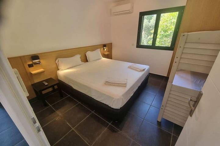 Apartamento entero, Casa 2, piscina 29 °, jacuzzi, vista al mar, playa 800 m, sauna hammam, río in Sainte-Lucie de Porto-Vecchio, Zonza