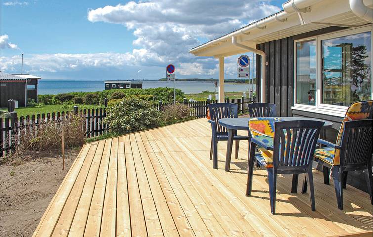 Ferienhaus für 5 Personen mit Terrasse in Følle Strand, Süddjursland