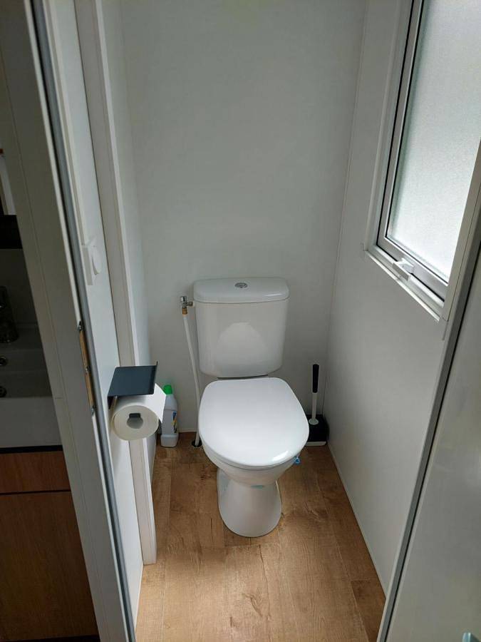 Camping pour 6 personnes, avec piscine et vue ainsi que jardin et bassin pour enfant à Capbreton - 4