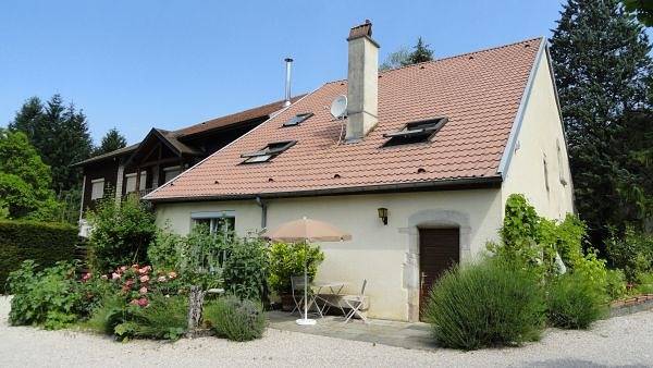 Gîte pour 4 personnes avec jardin in Vaire-Arcier, Doubs