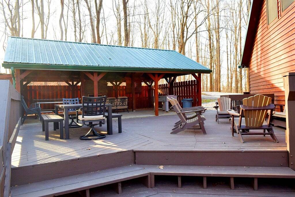 Mount Olive-Kabine-Eigenes Badezimmer in Hocking Hills