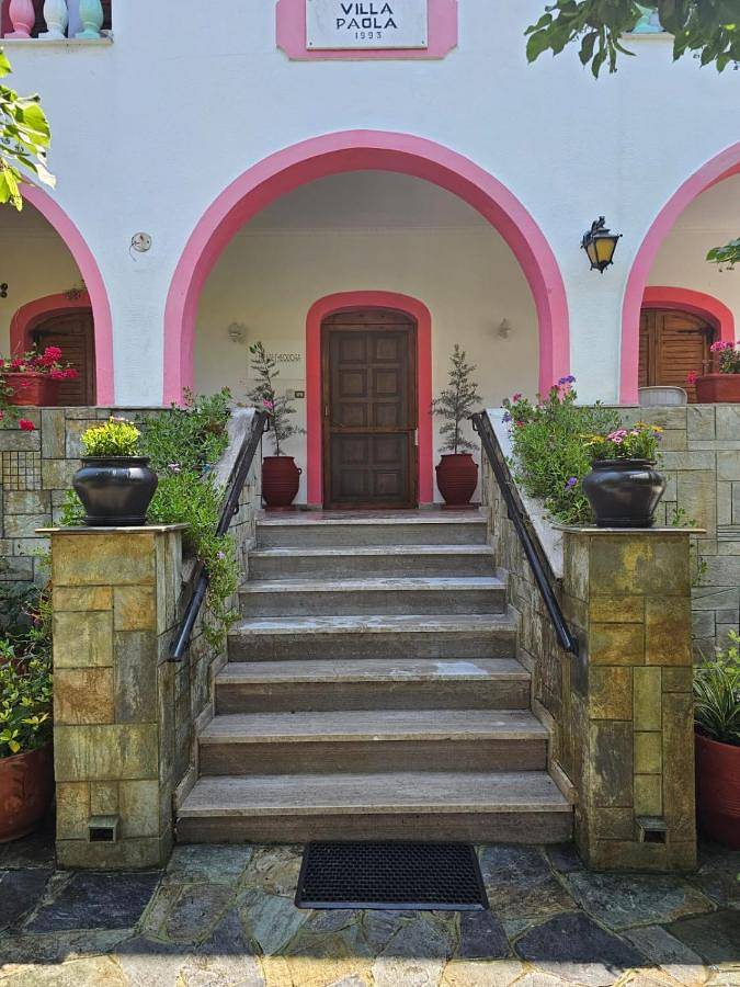 Location de vacances pour 8 personnes, avec Balcon et Terrasse ainsi que Jardin et Vue dans Dragotiná - 2