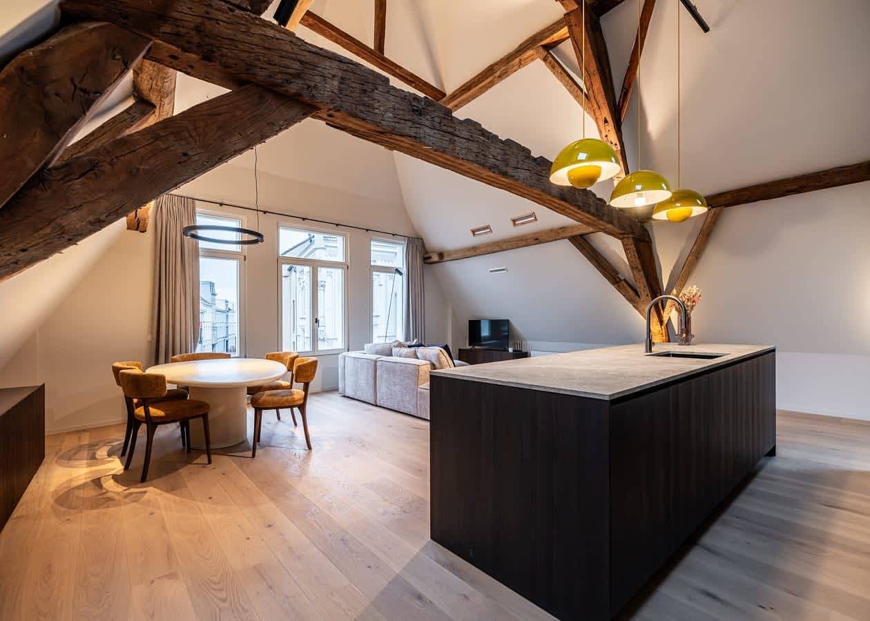 Apartamento entero, Bright loft w/ beams & mezzanine in Gante, Provincia de Flandes Oriental