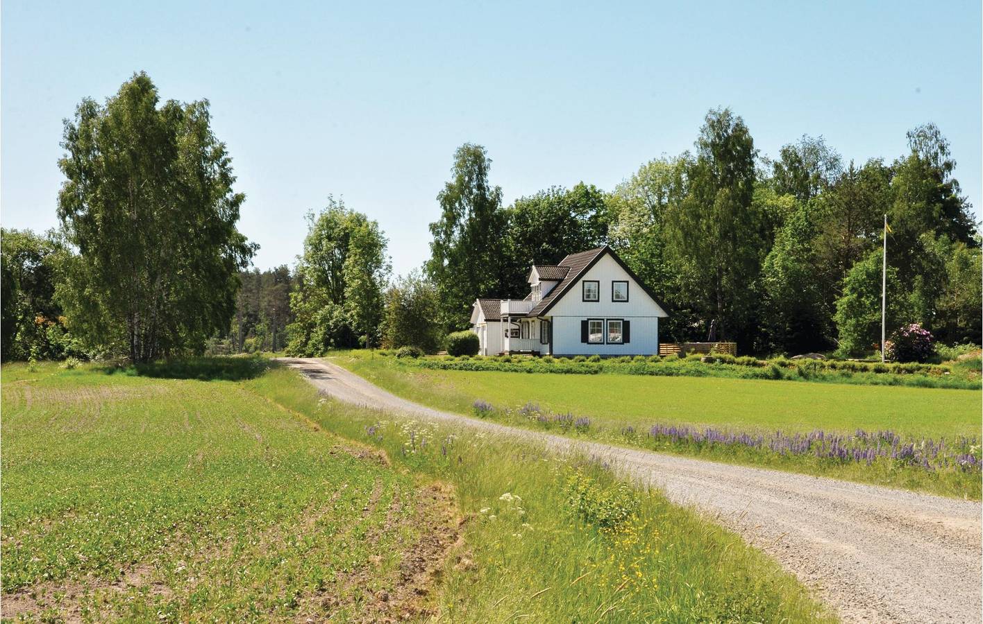 Hus för 6 Personer med trädgård in Vänern