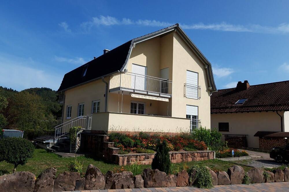 Ganze Wohnung, Schöne Ferienwohnung im Dahner Felsenland in Fischbach bei Dahn, Landkreis Südwestpfalz