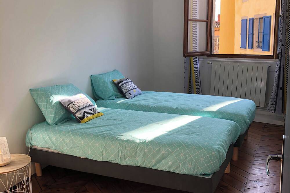 Apartamento entero, Welcome to this large, elegant apartment. in Brioude, Alto Loira