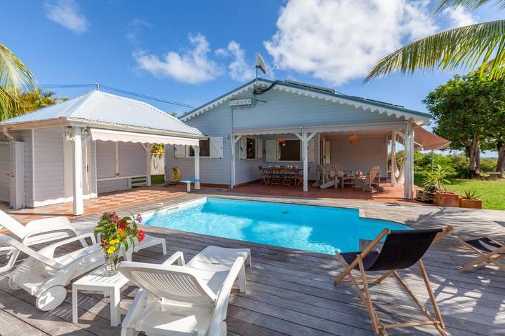 Location de vacances pour 6 personnes, avec jardin ainsi que vue et piscine, animaux acceptés à Tartane - 2