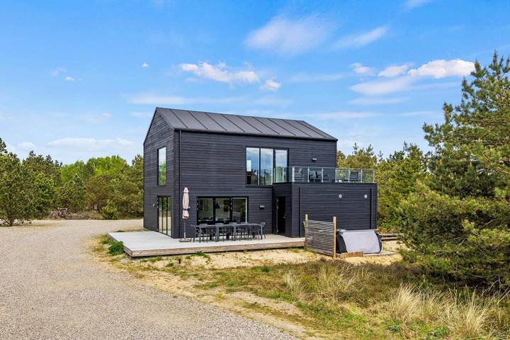 Villa für 10 Personen, mit Balkon/Terrasse und Whirlpool sowie Sauna in Biikebrennen