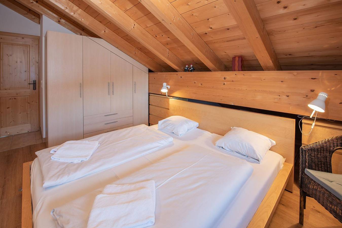 Apartamento entero, Cozy apartment with mountain view and close to the slopes in the Zillertal Arena in Hochkrimml, Krimml