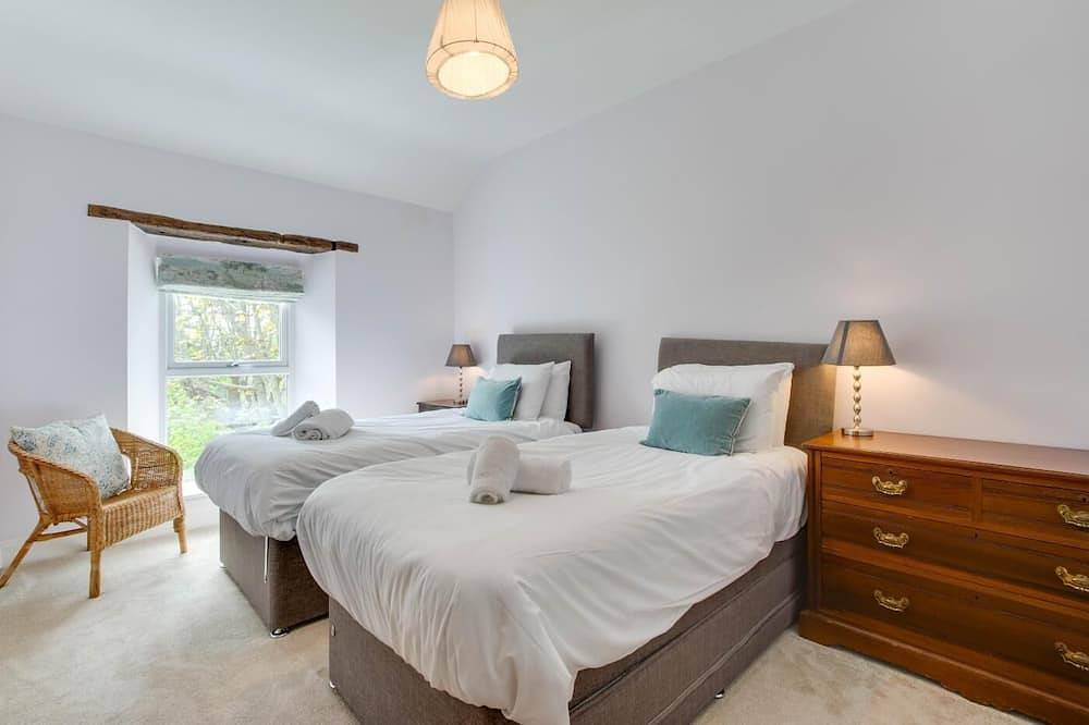 5 Bed in Gower (oc-hh101) in Swansea region