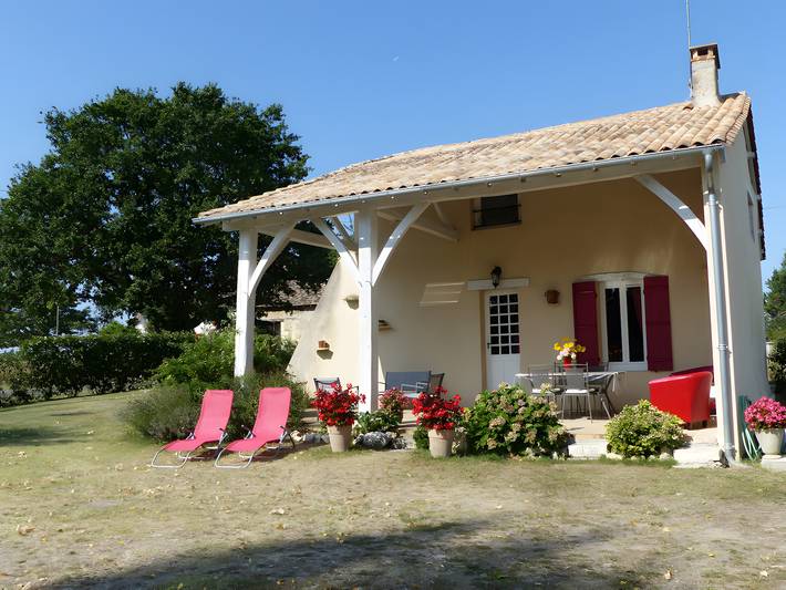 Location de vacances pour 4 personnes, avec jardin dans Beauronne