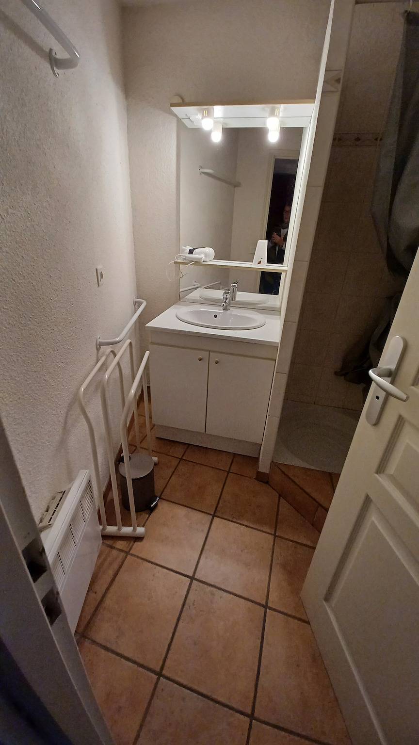 Appartement entier, Appartement "Le Génépi" avec vue sur les montagnes, balcon et Wi-Fi in Lanslebourg-Mont-Cenis, Région de Saint-Jean-de-Maurienne