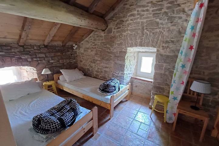 Location de vacances pour 8 personnes, avec jardin à Hures-la-Parade - 3